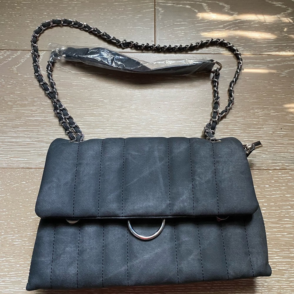 Elegant Black Quilted Shoulder Bag